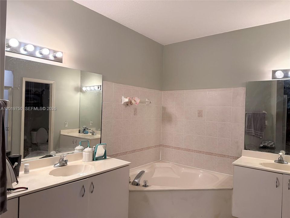 For Sale: $825,000 (4 beds, 3 baths, 2267 Square Feet)