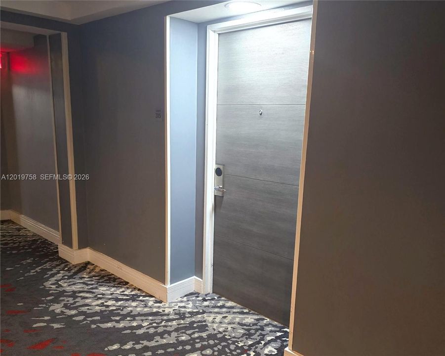 For Sale: $155,000 (1 beds, 1 baths, 586 Square Feet)