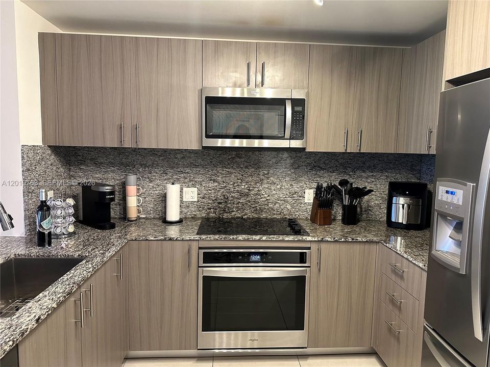 Active With Contract: $4,100 (2 beds, 2 baths, 1024 Square Feet)