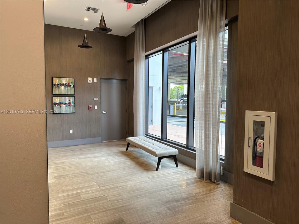 Active With Contract: $4,100 (2 beds, 2 baths, 1024 Square Feet)