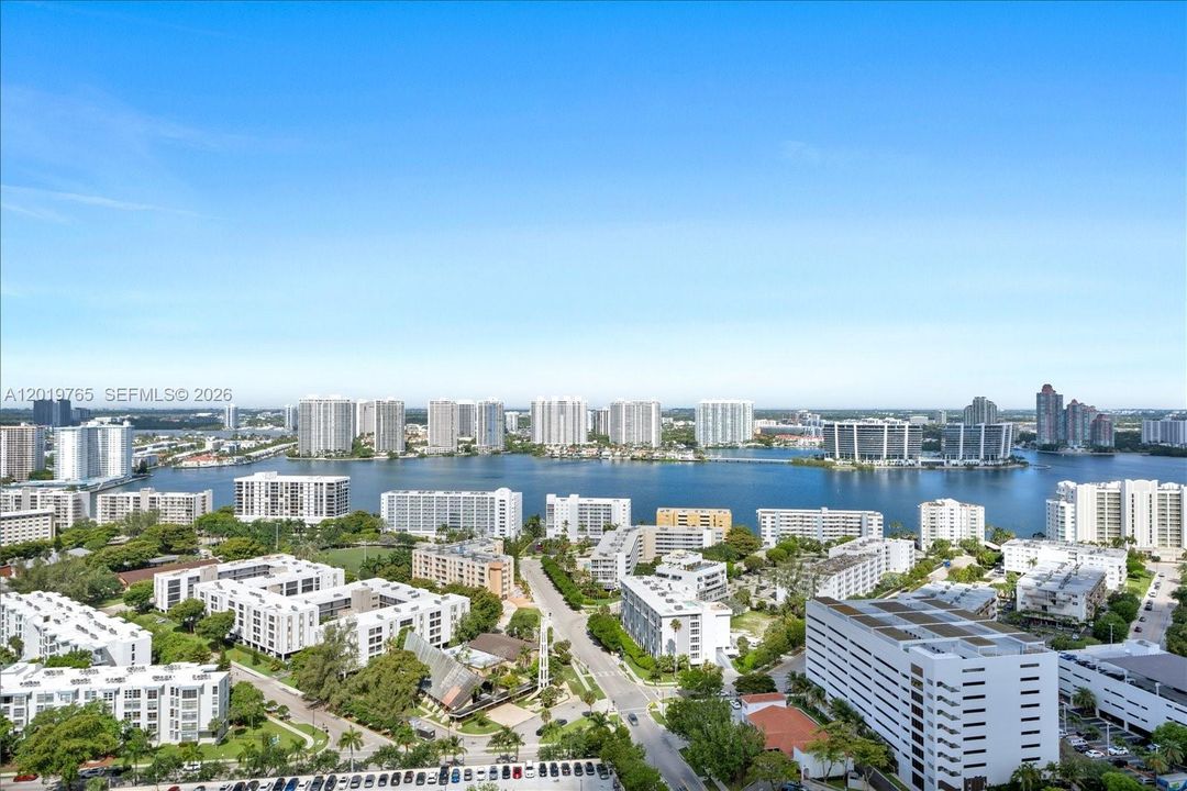 В аренду: $24,000 (3 спален, 3 ванн, 2214 Квадратных фут)