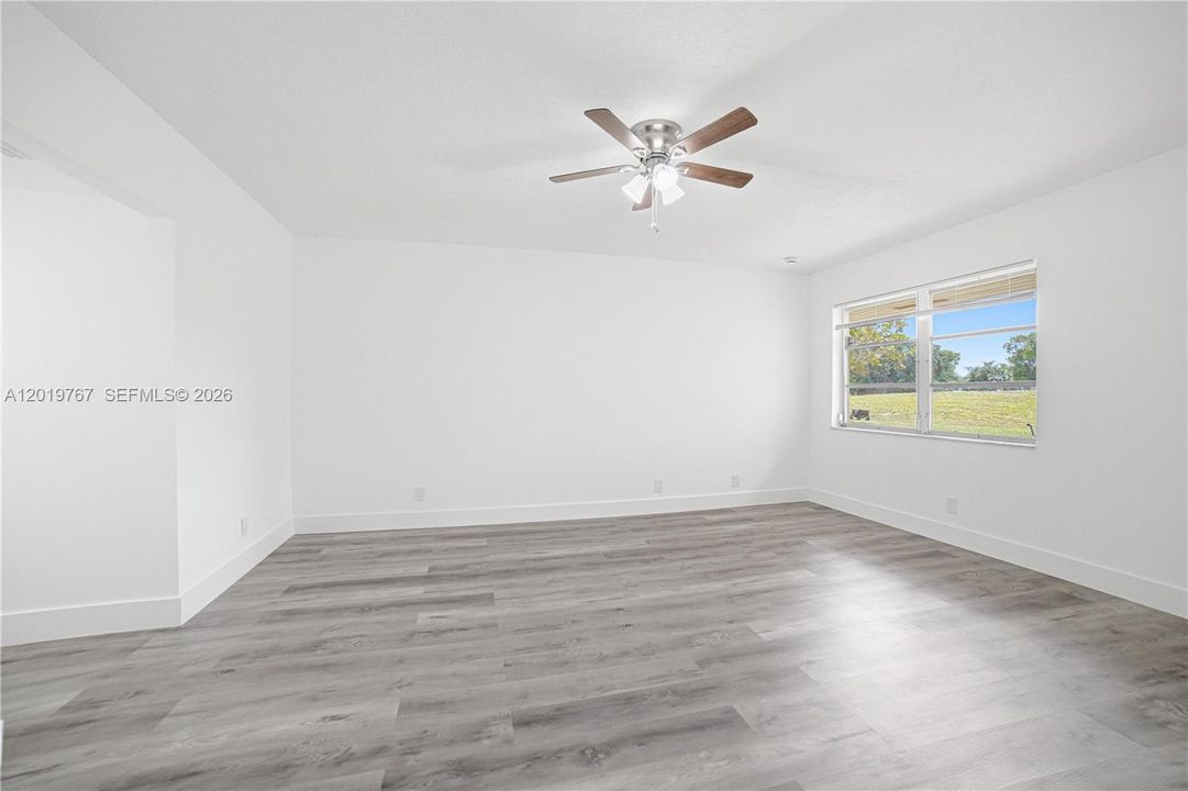 En Renta: $4,995 (5 camas, 3 baños, 2171 Pies cuadrados)