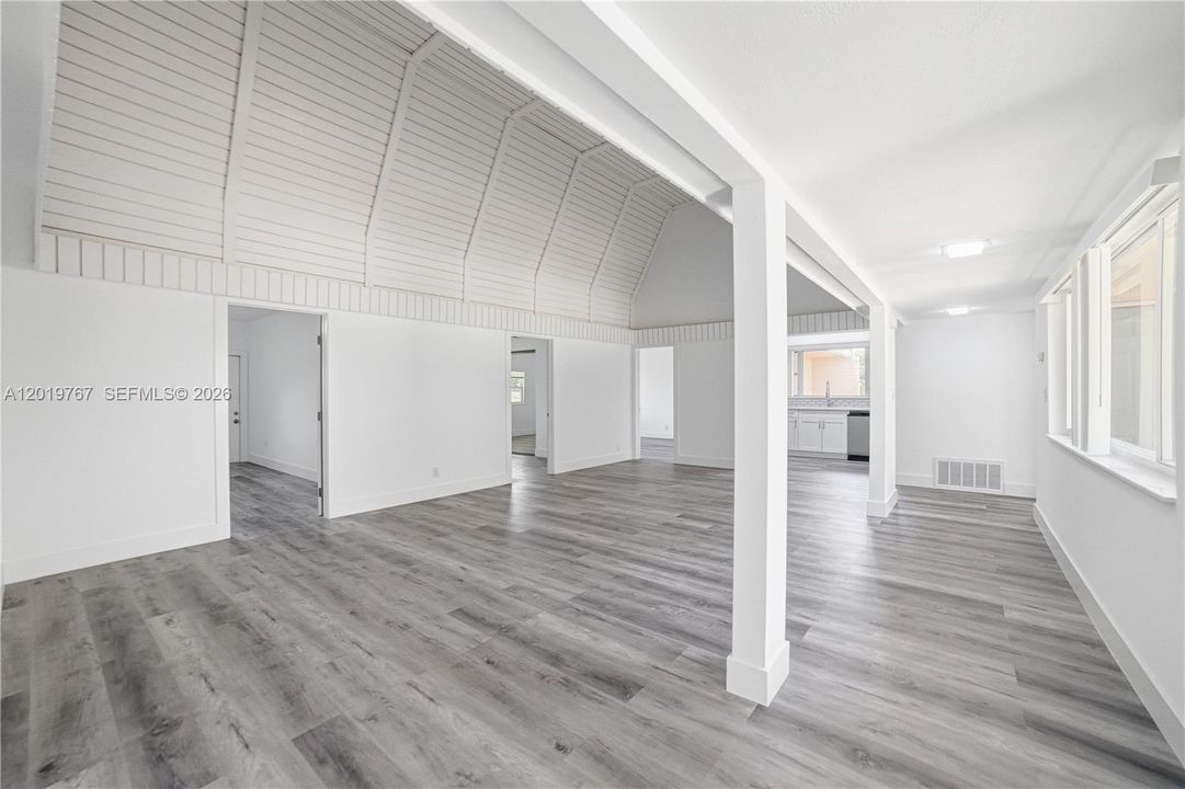En Renta: $4,995 (5 camas, 3 baños, 2171 Pies cuadrados)