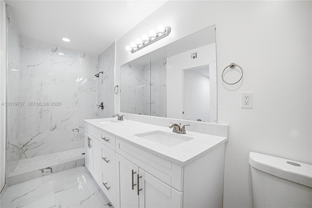 En Renta: $4,995 (5 camas, 3 baños, 2171 Pies cuadrados)