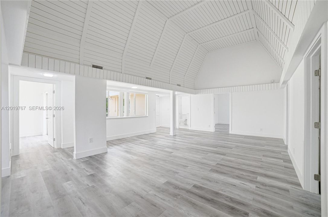 En Renta: $4,995 (5 camas, 3 baños, 2171 Pies cuadrados)