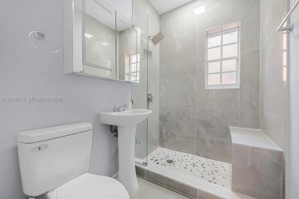 Activo con contrato: $1,425,000 (0.11 acres)