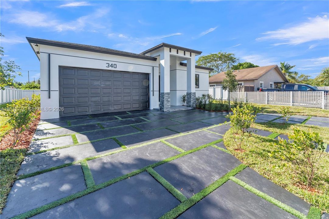 En Venta: $699,999 (4 camas, 3 baños, 1602 Pies cuadrados)