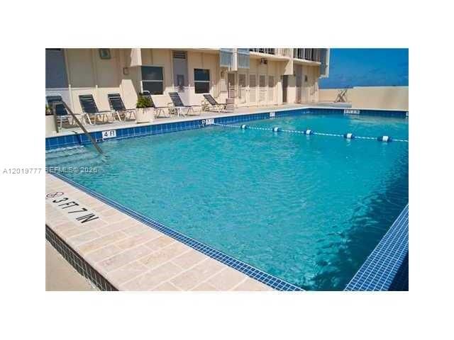 Active With Contract: $1,600 (0 beds, 1 baths, 474 Square Feet)