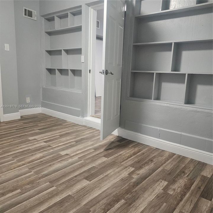 En Renta: $2,550 (2 camas, 1 baños, 3078 Pies cuadrados)