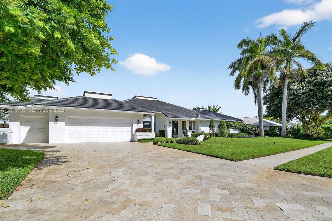 For Sale: $3,500,000 (4 beds, 5 baths, 3947 Square Feet)