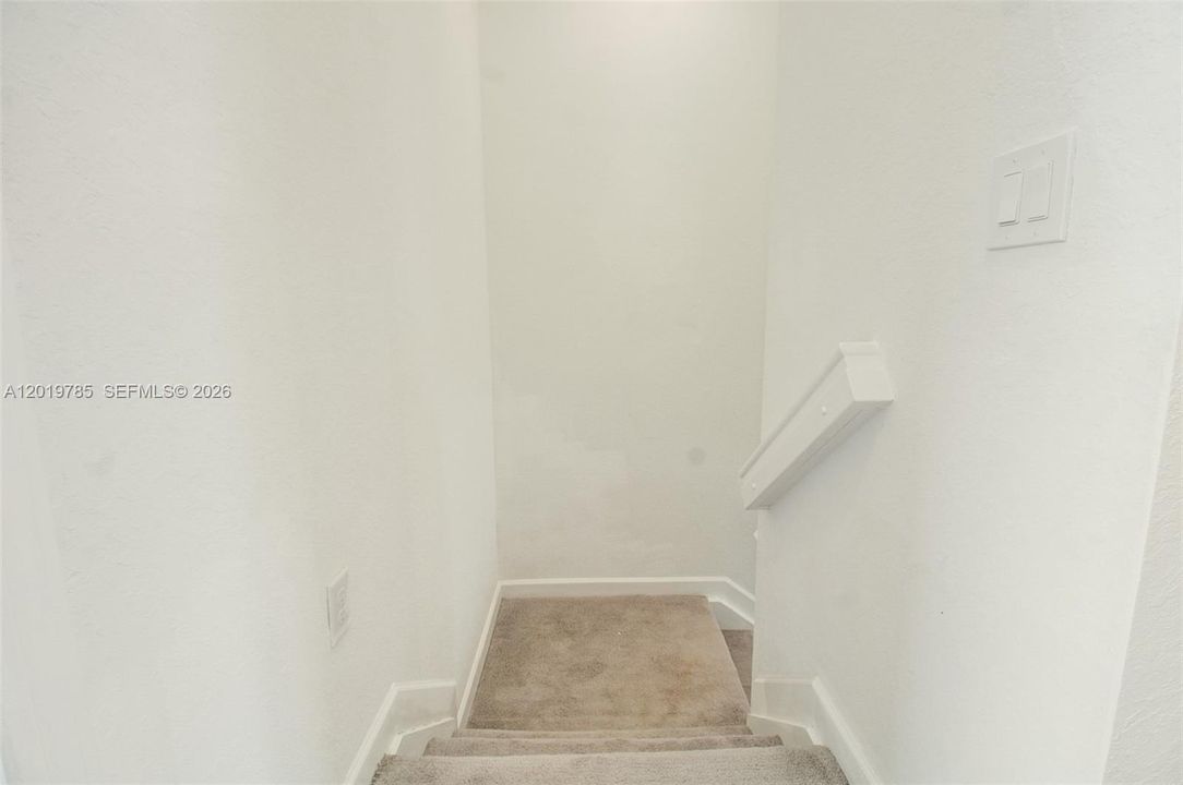 For Sale: $460,000 (3 beds, 3 baths, 1320 Square Feet)