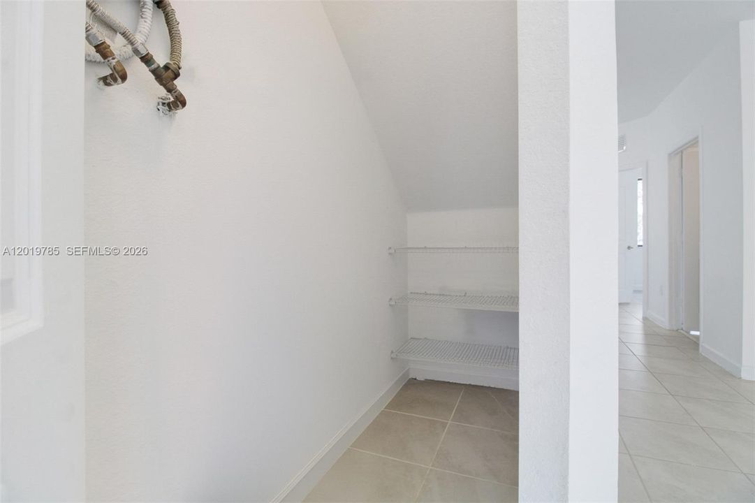 For Sale: $460,000 (3 beds, 3 baths, 1320 Square Feet)