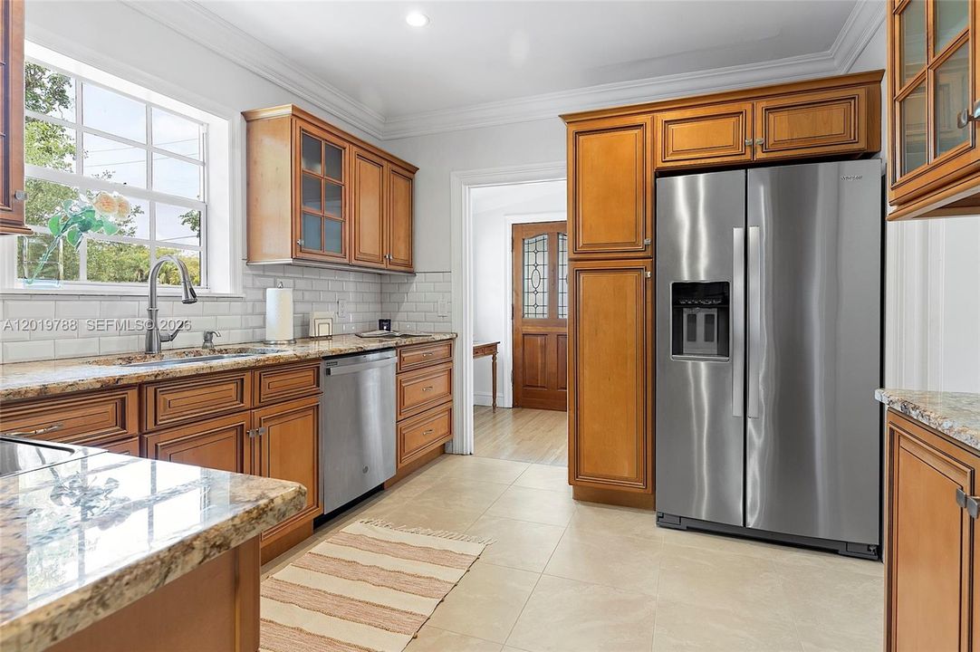 For Sale: $2,250,000 (4 beds, 3 baths, 2197 Square Feet)