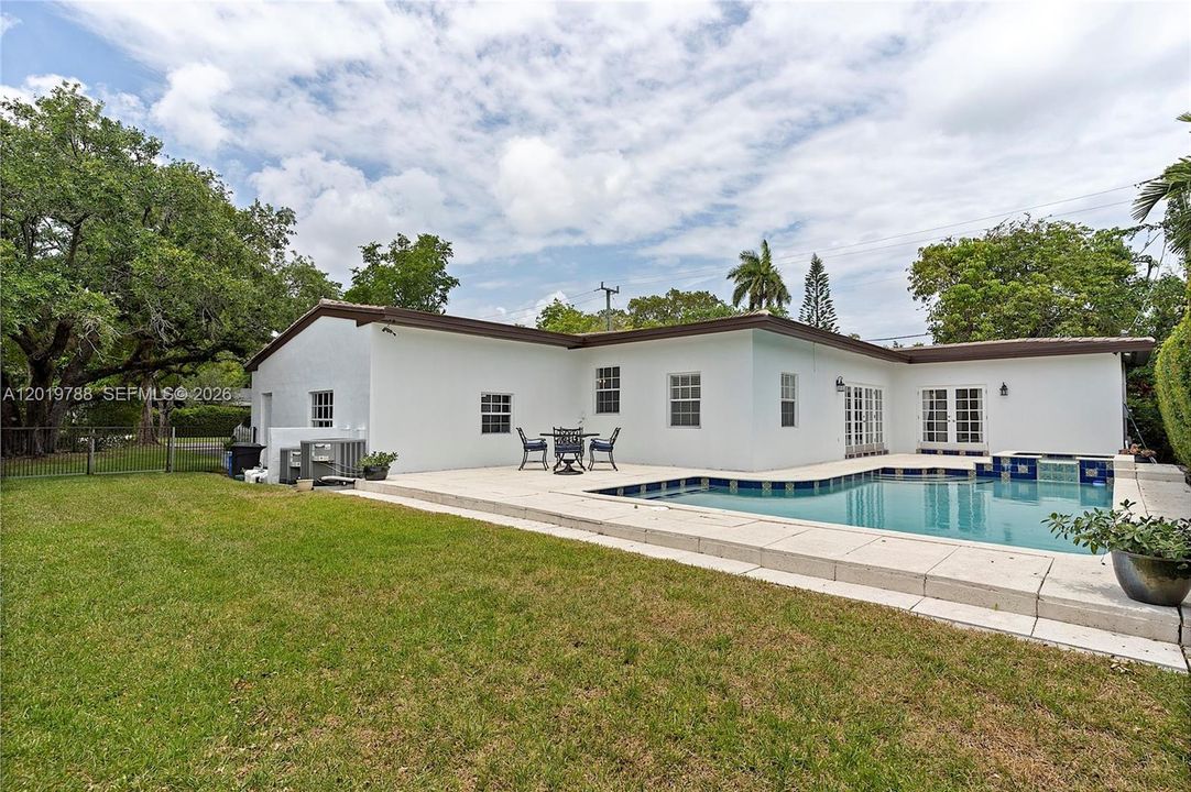 For Sale: $2,250,000 (4 beds, 3 baths, 2197 Square Feet)