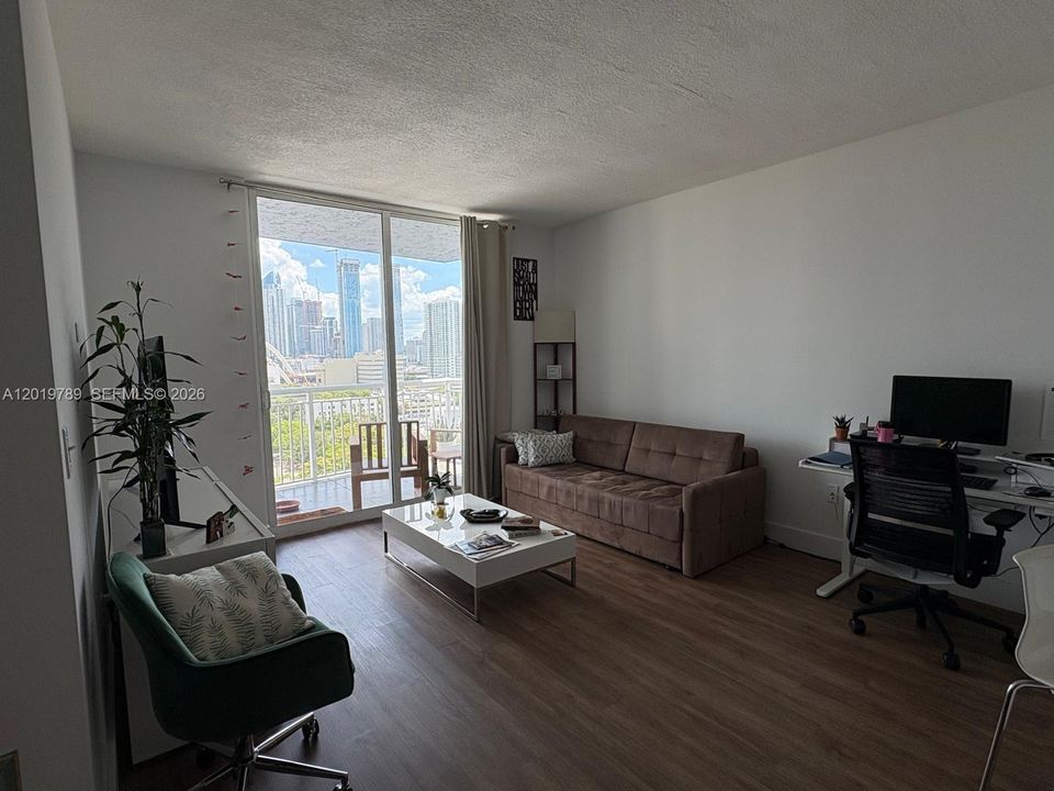 En Venta: $380,000 (1 camas, 1 baños, 749 Pies cuadrados)
