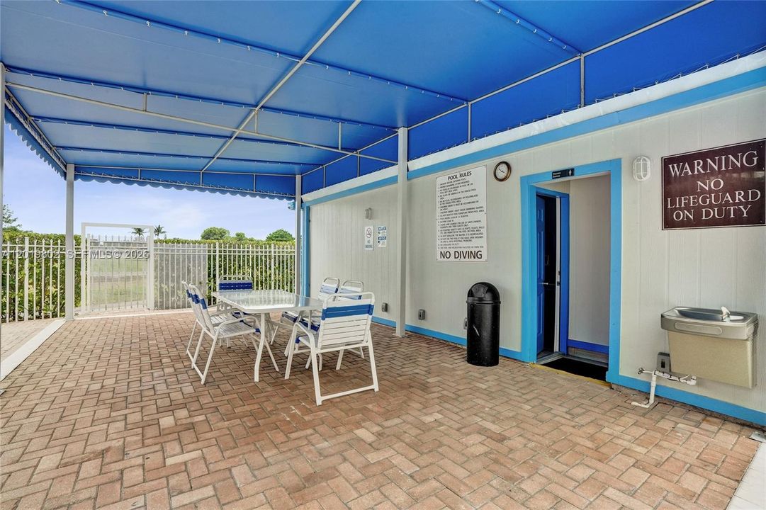 For Sale: $114,800 (2 beds, 2 baths, 950 Square Feet)