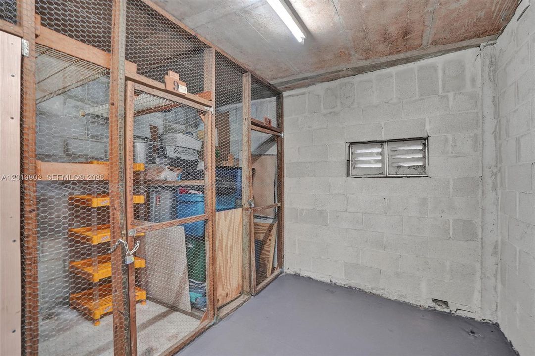 For Sale: $114,800 (2 beds, 2 baths, 950 Square Feet)