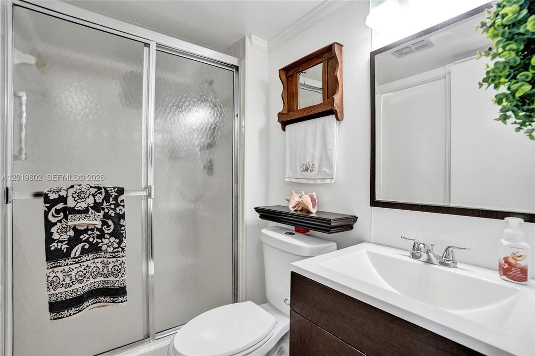 For Sale: $114,800 (2 beds, 2 baths, 950 Square Feet)