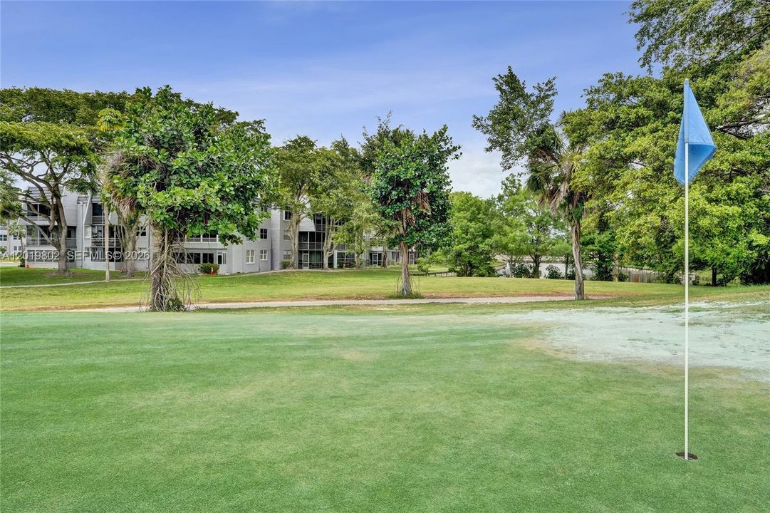 For Sale: $114,800 (2 beds, 2 baths, 950 Square Feet)