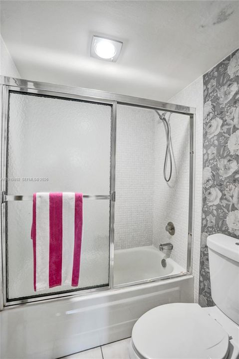 For Sale: $114,800 (2 beds, 2 baths, 950 Square Feet)
