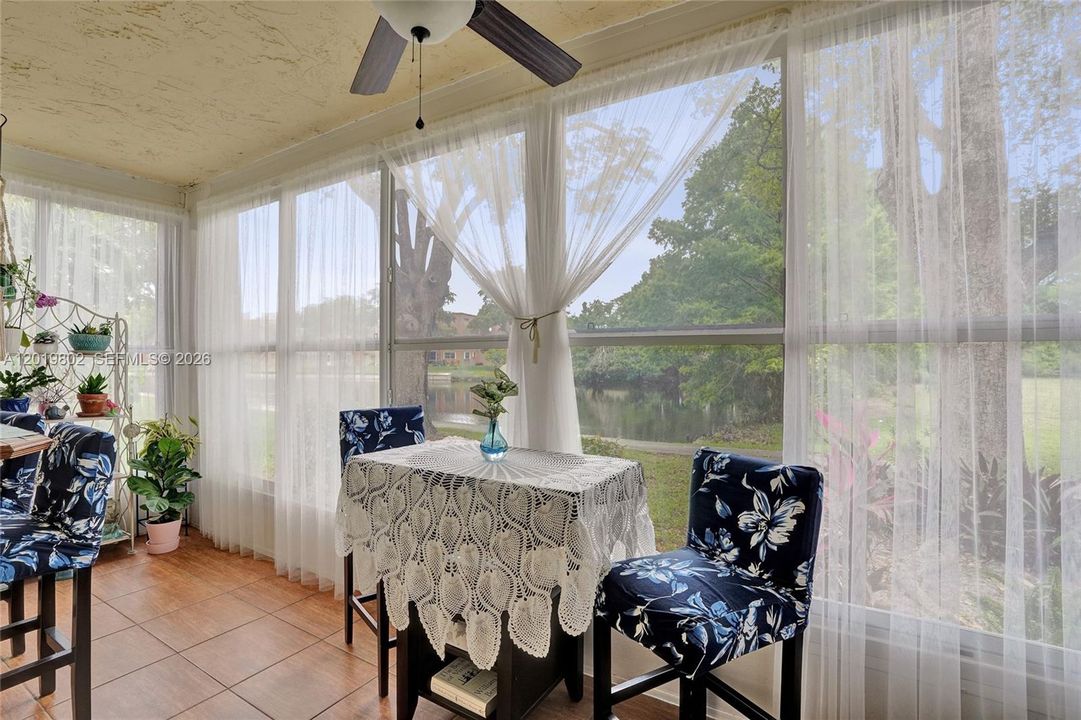 For Sale: $114,800 (2 beds, 2 baths, 950 Square Feet)