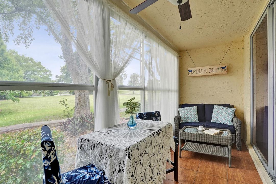 For Sale: $114,800 (2 beds, 2 baths, 950 Square Feet)