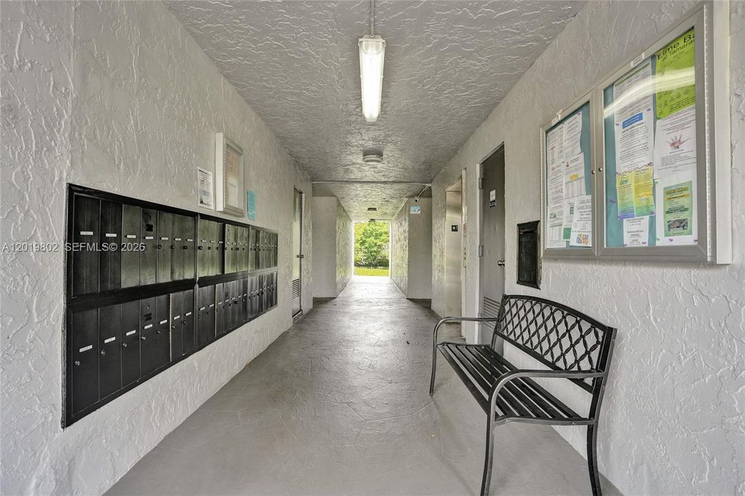 For Sale: $114,800 (2 beds, 2 baths, 950 Square Feet)