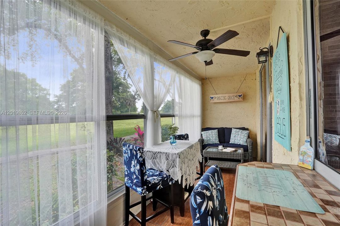 For Sale: $114,800 (2 beds, 2 baths, 950 Square Feet)