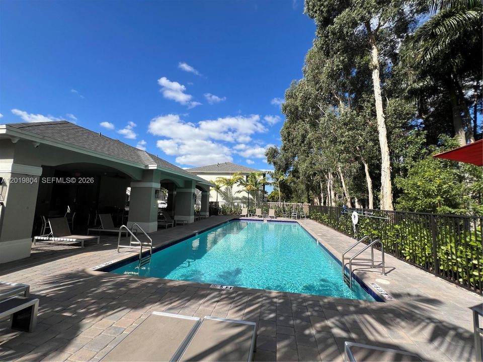 En Venta: $485,000 (4 camas, 3 baños, 1602 Pies cuadrados)