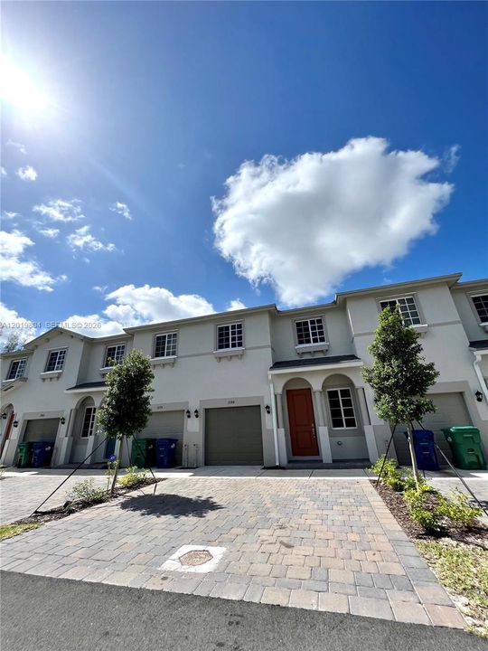 En Venta: $485,000 (4 camas, 3 baños, 1602 Pies cuadrados)