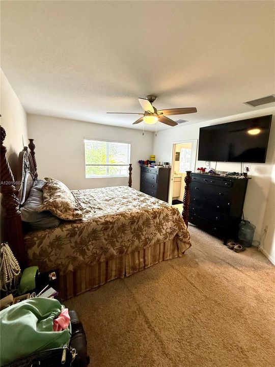 En Venta: $485,000 (4 camas, 3 baños, 1602 Pies cuadrados)