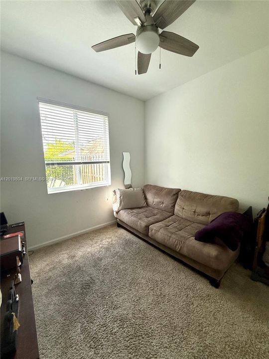En Venta: $485,000 (4 camas, 3 baños, 1602 Pies cuadrados)