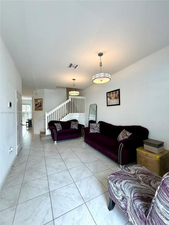 En Venta: $485,000 (4 camas, 3 baños, 1602 Pies cuadrados)
