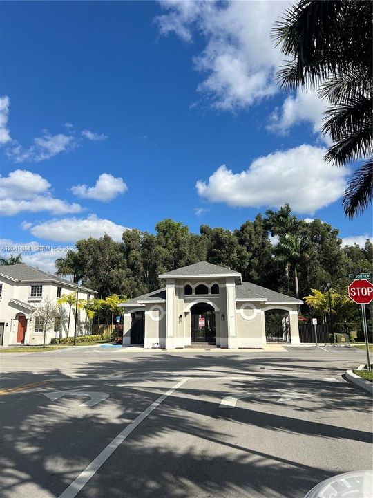 En Venta: $485,000 (4 camas, 3 baños, 1602 Pies cuadrados)
