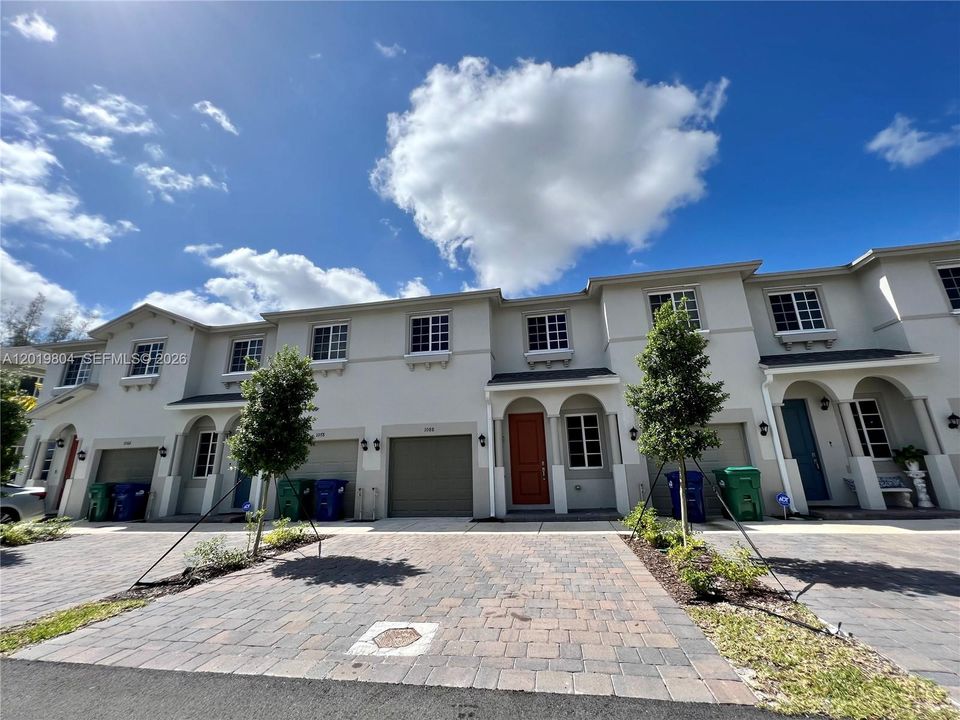 En Venta: $485,000 (4 camas, 3 baños, 1602 Pies cuadrados)