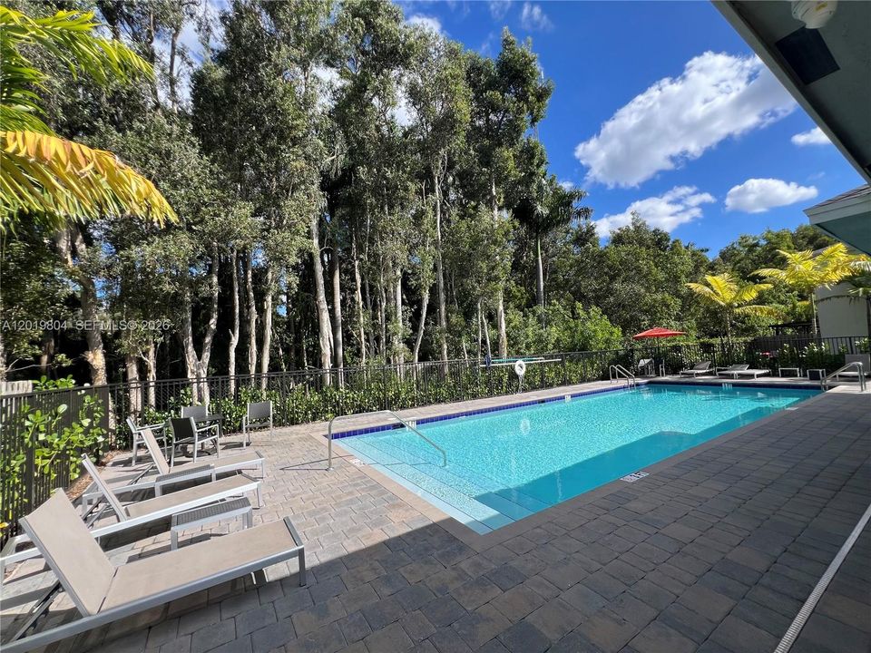 En Venta: $485,000 (4 camas, 3 baños, 1602 Pies cuadrados)