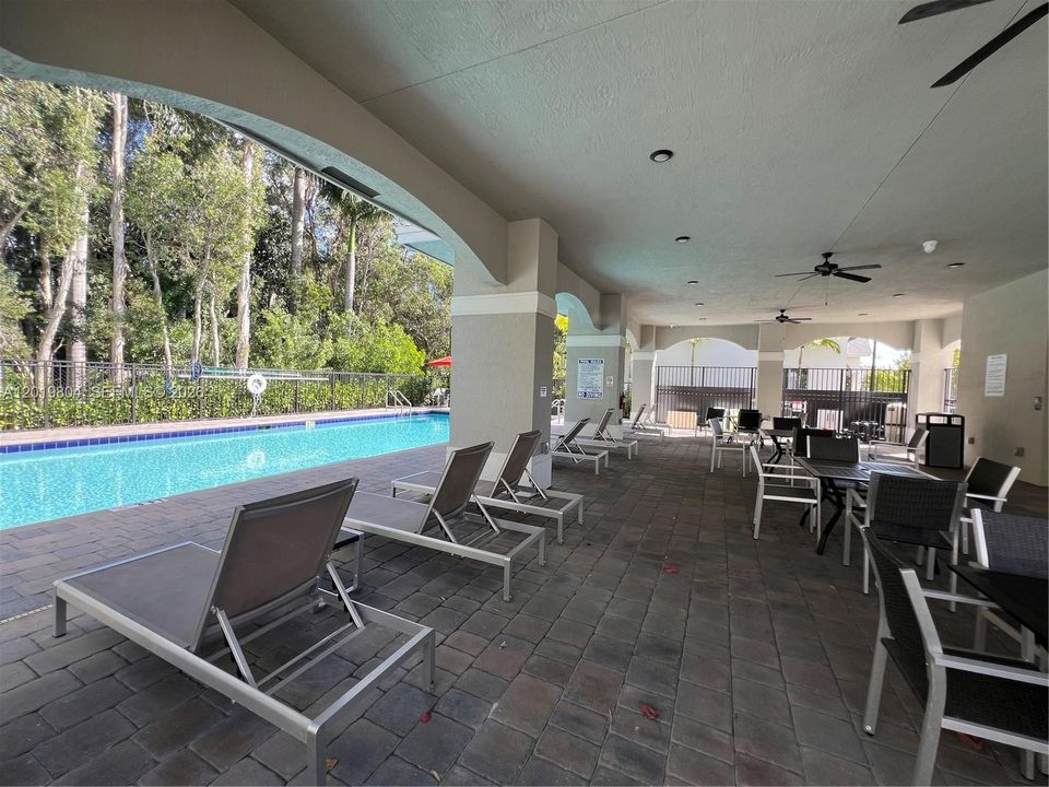 En Venta: $485,000 (4 camas, 3 baños, 1602 Pies cuadrados)