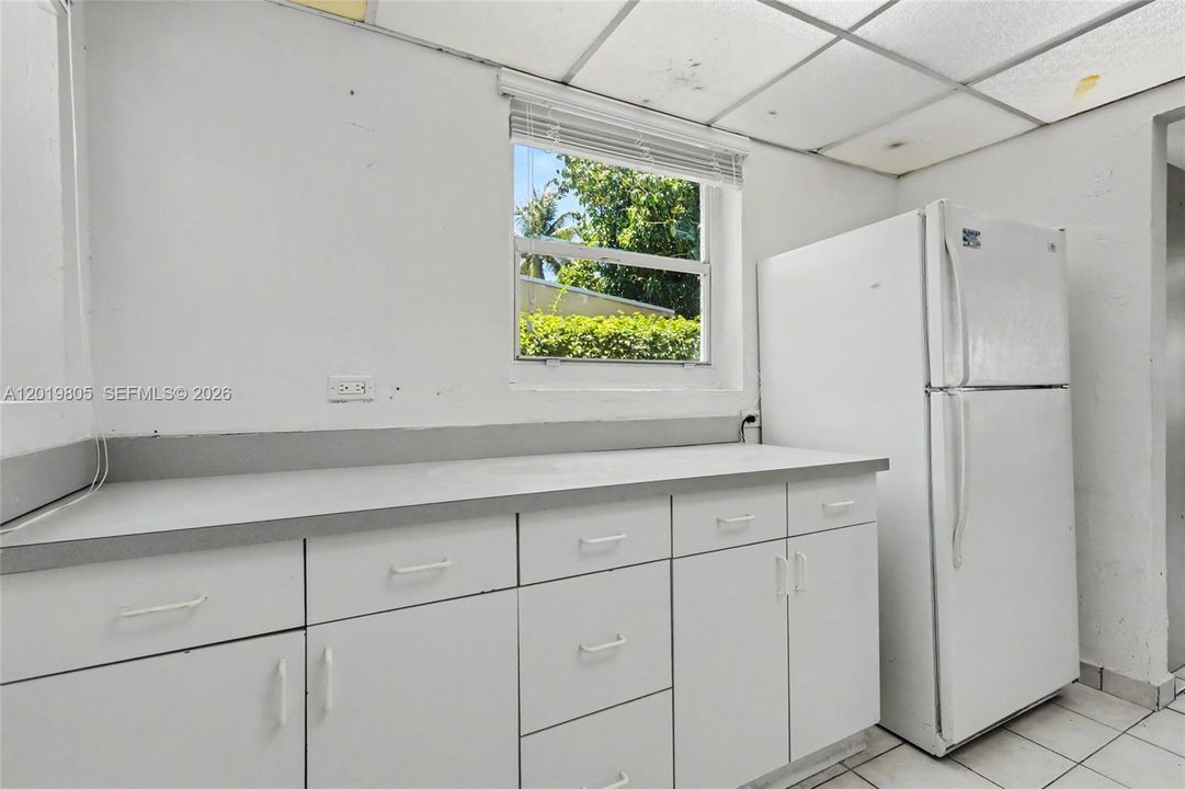 Под контрактом: $329,000 (2 спален, 1 ванн, 812 Квадратных фут)