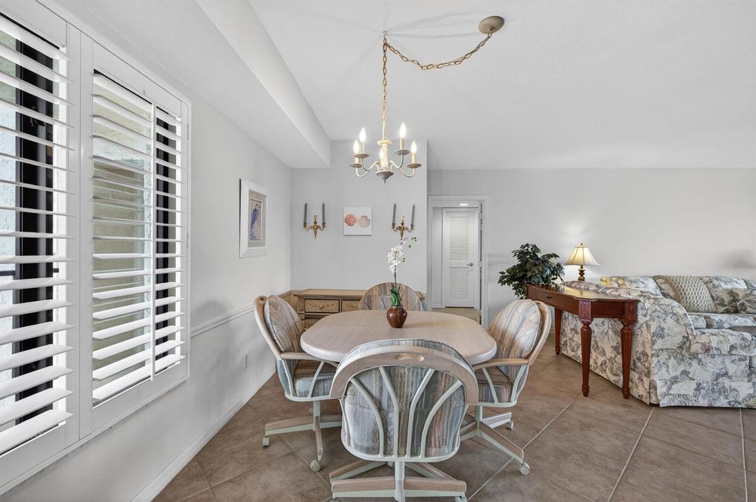 DINING AREA............