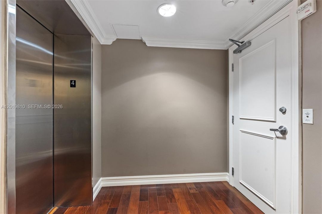 For Sale: $930,000 (2 beds, 2 baths, 2525 Square Feet)
