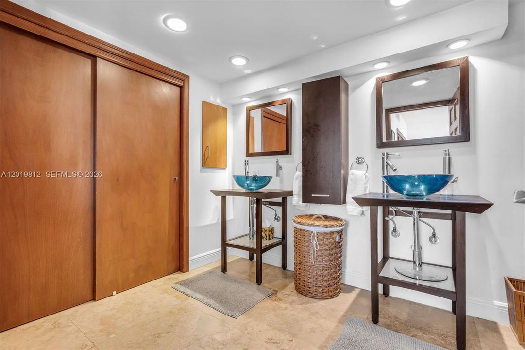 Spa-like bathroom in en-suite bedroom