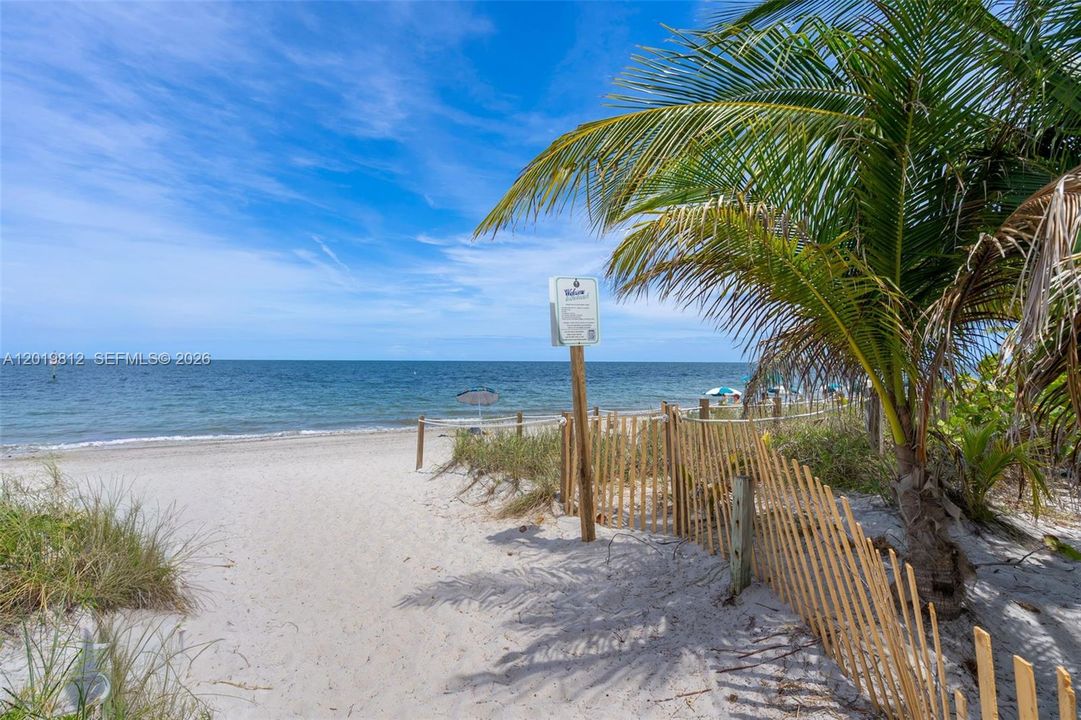 Moments from the beautiful beach of Key Biscayne