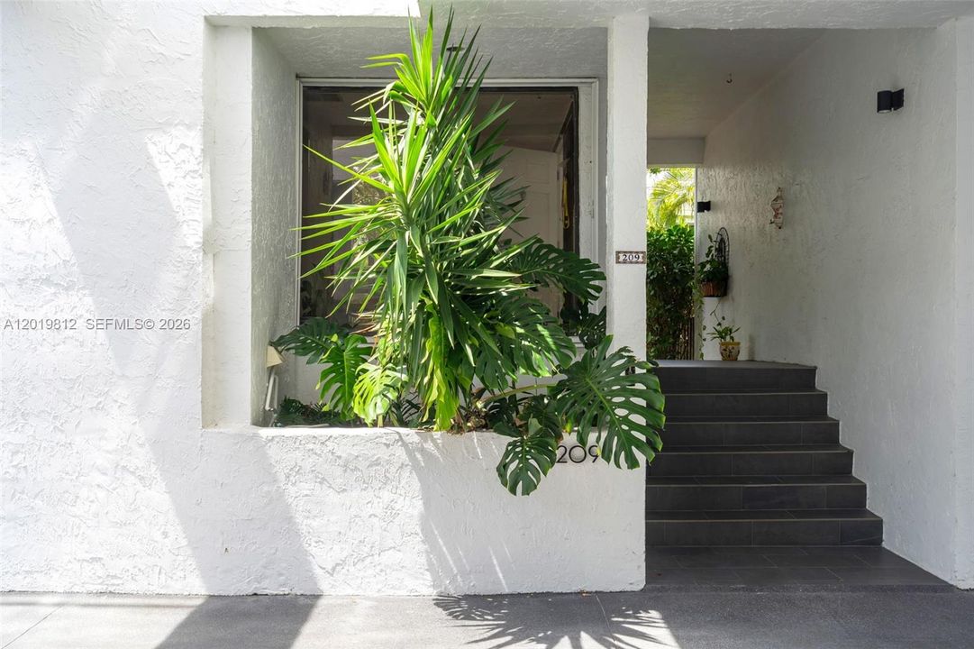 For Sale: $2,750,000 (4 beds, 3 baths, 2442 Square Feet)