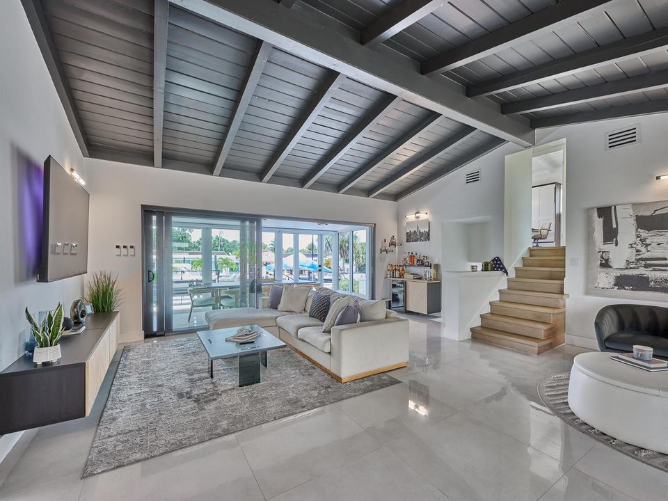 (56) Living Room