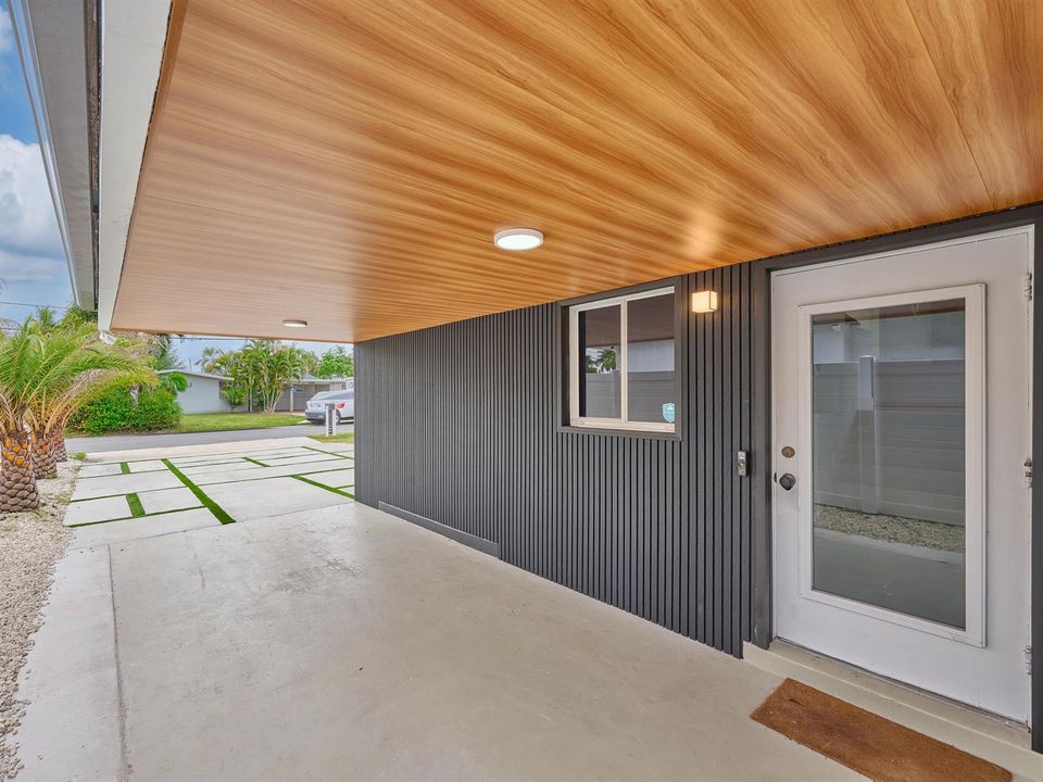 (12) Carport
