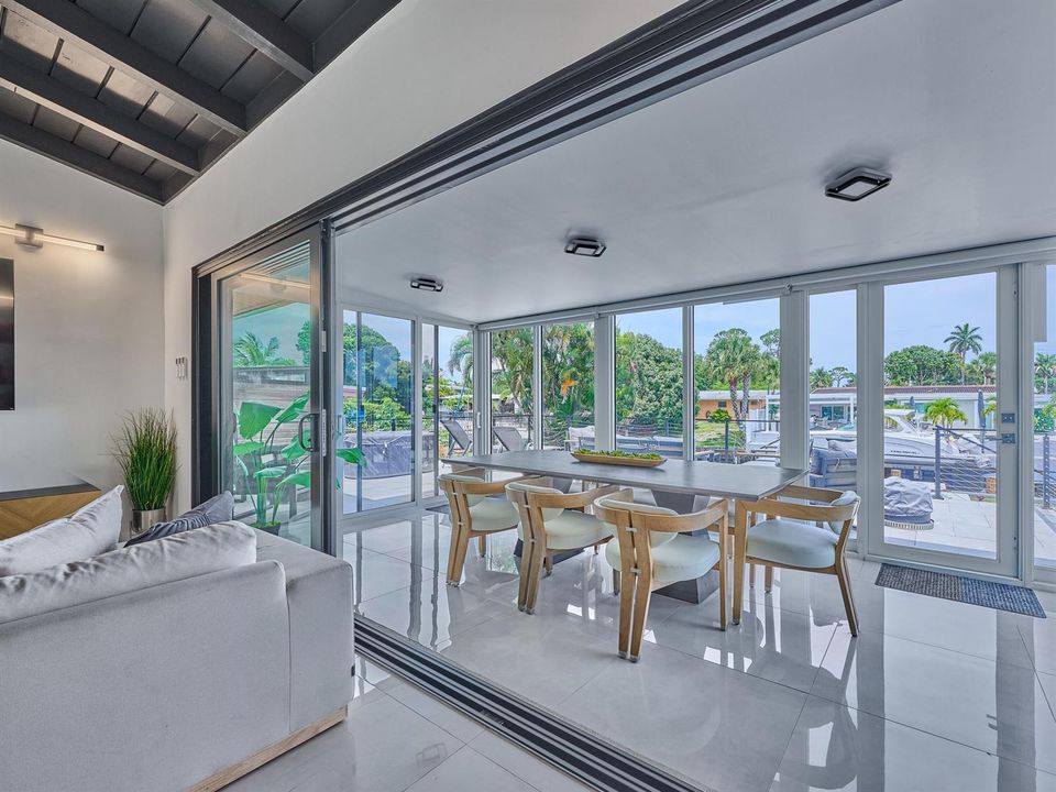 (73) Sunroom