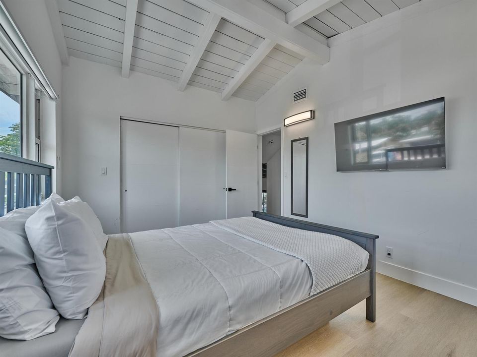 (88) Guest Bedroom 1 x4