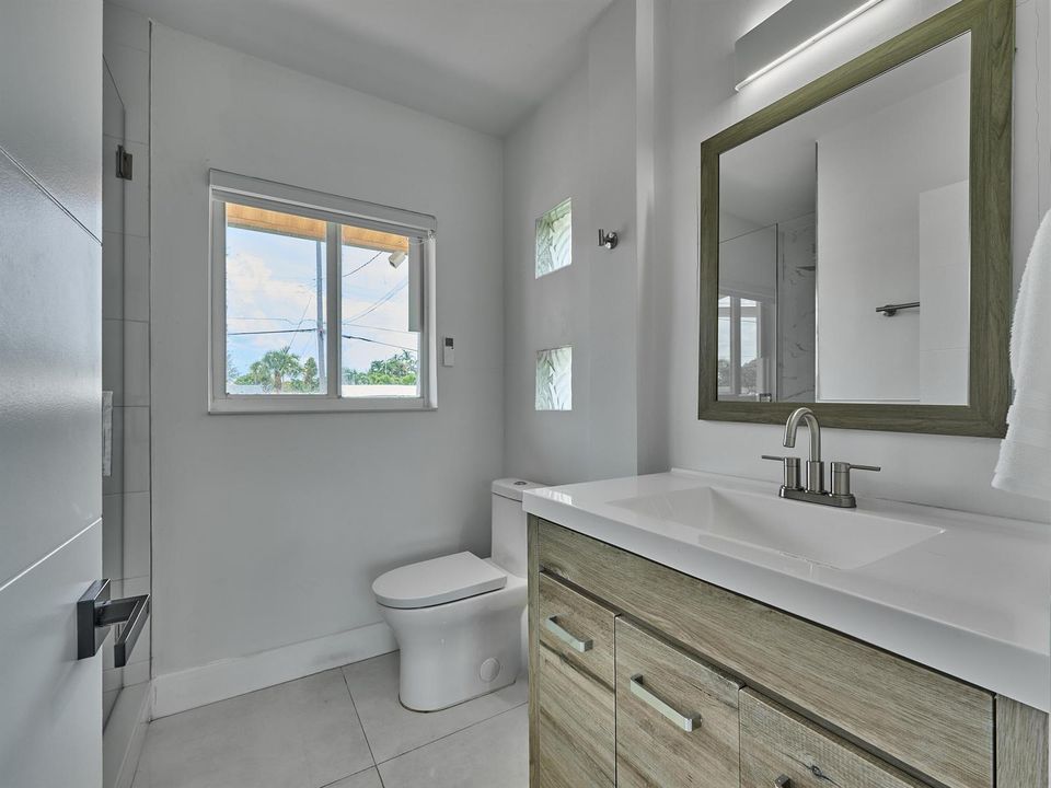(79) Master Bath