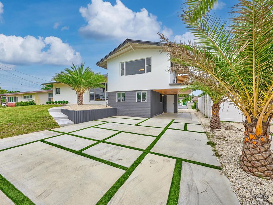 (11) Driveway