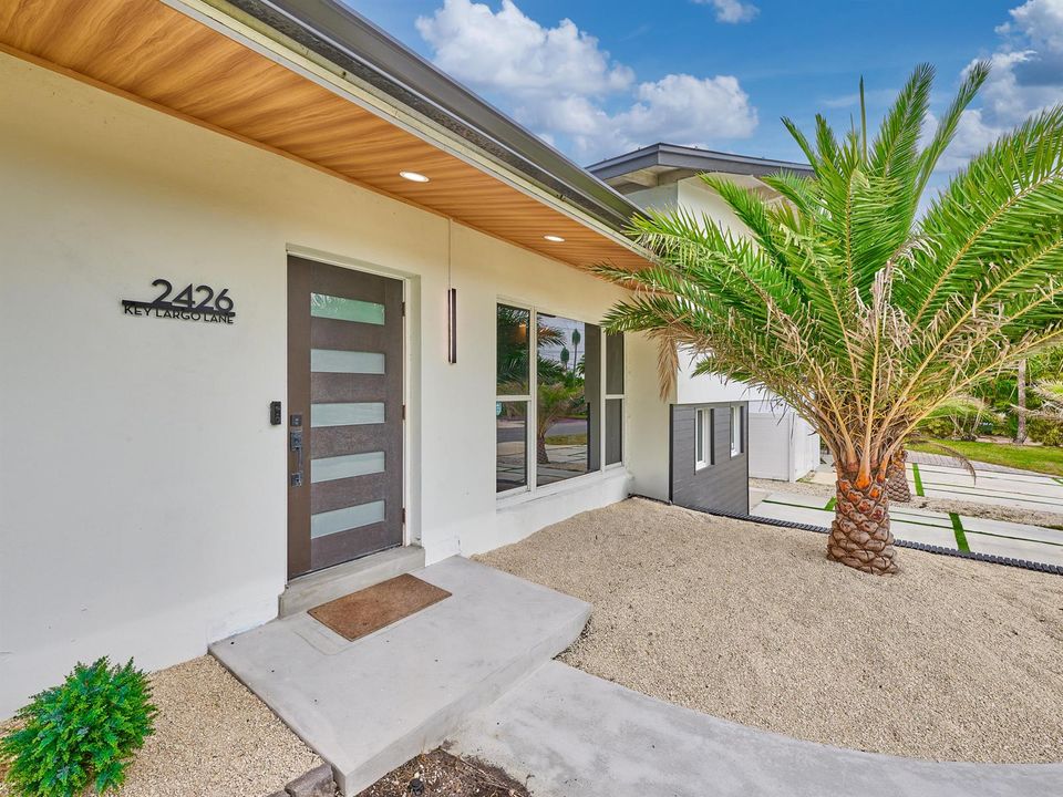(4) Front Door